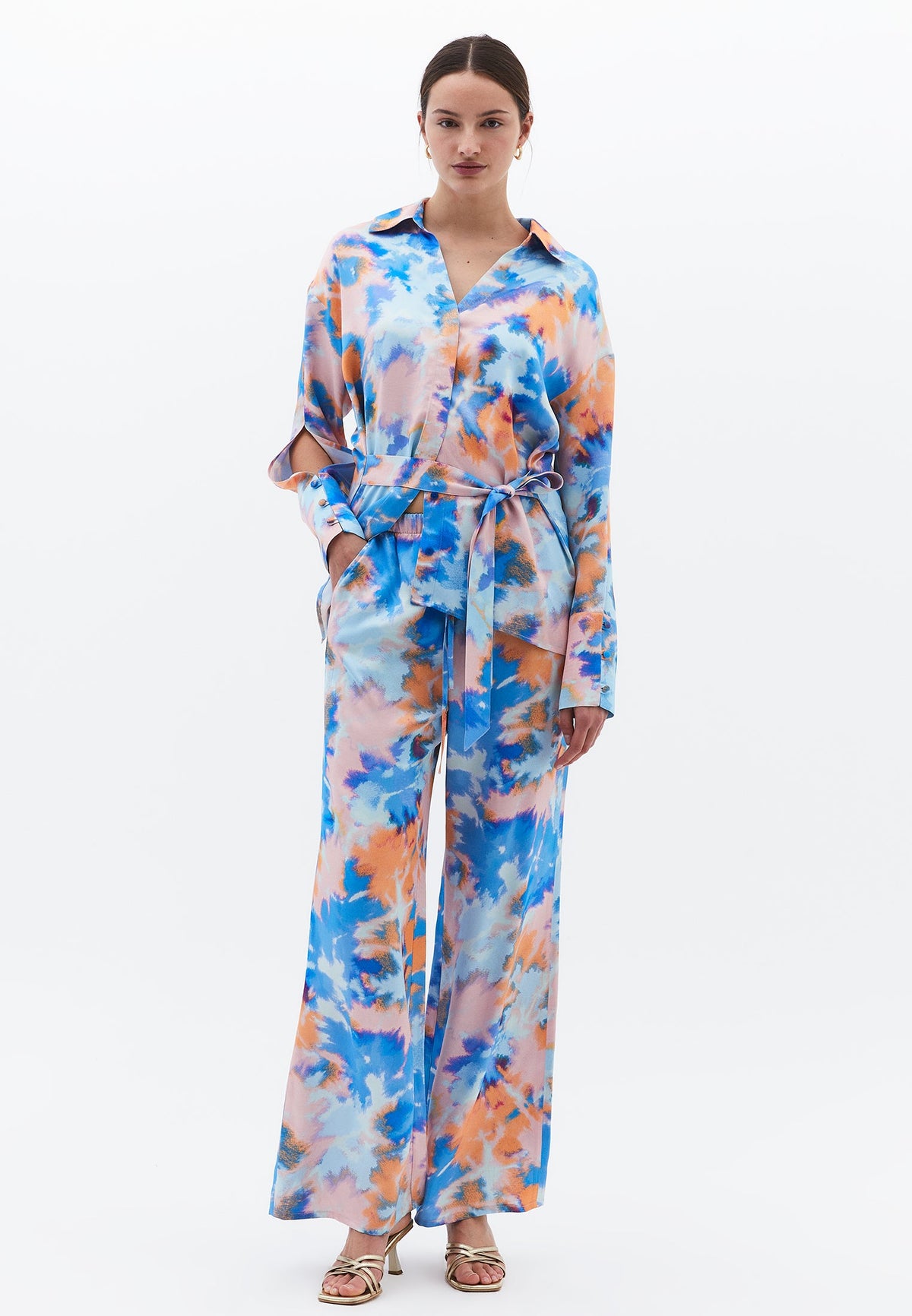 Tunic Shirt With Belt And Slit - ABSTRACT COMB