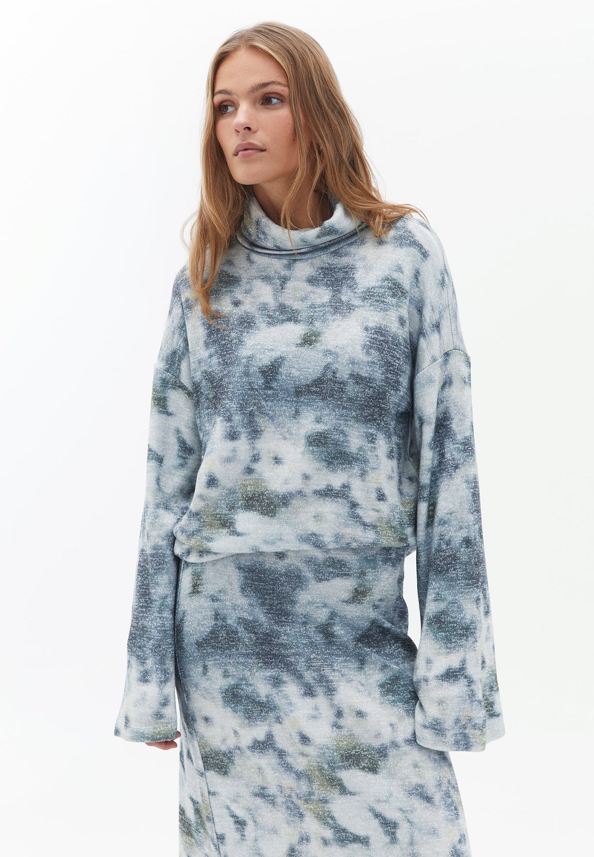 Printed Oversize Turtleneck Sweater - ABSTRACT COMB