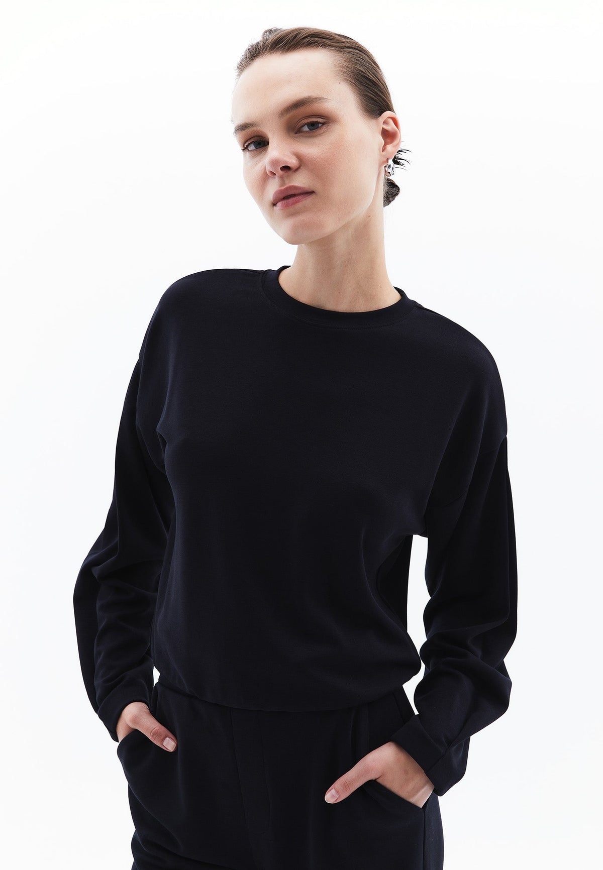 Crew Neck Long Sleeve Sweatshirt - BLACK