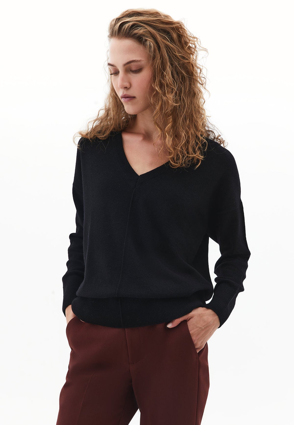 Long V-Neck Knit Sweater With Cashmere Blend - BLACK