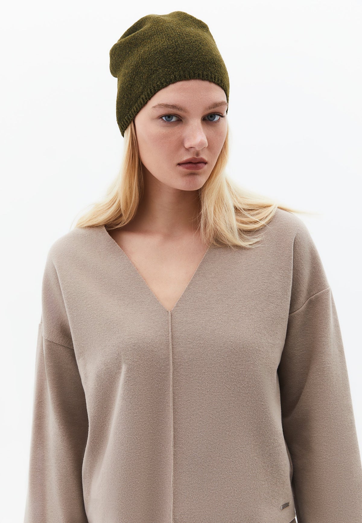 Loose V-Neck Sweater - DESERT TAUPE
