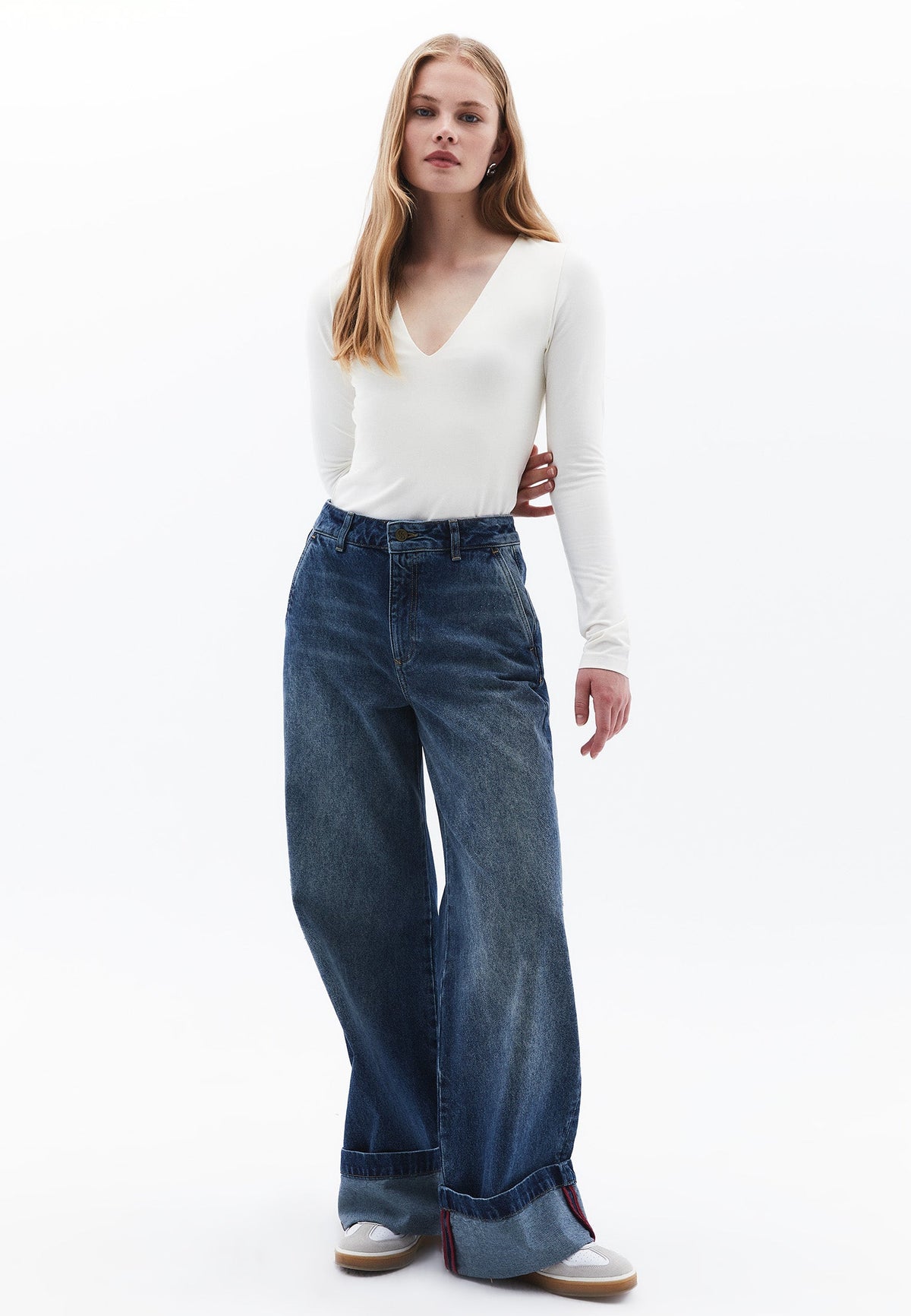 Long Sleeve V Neck Bodycon T-Shirt - ICE MILK
