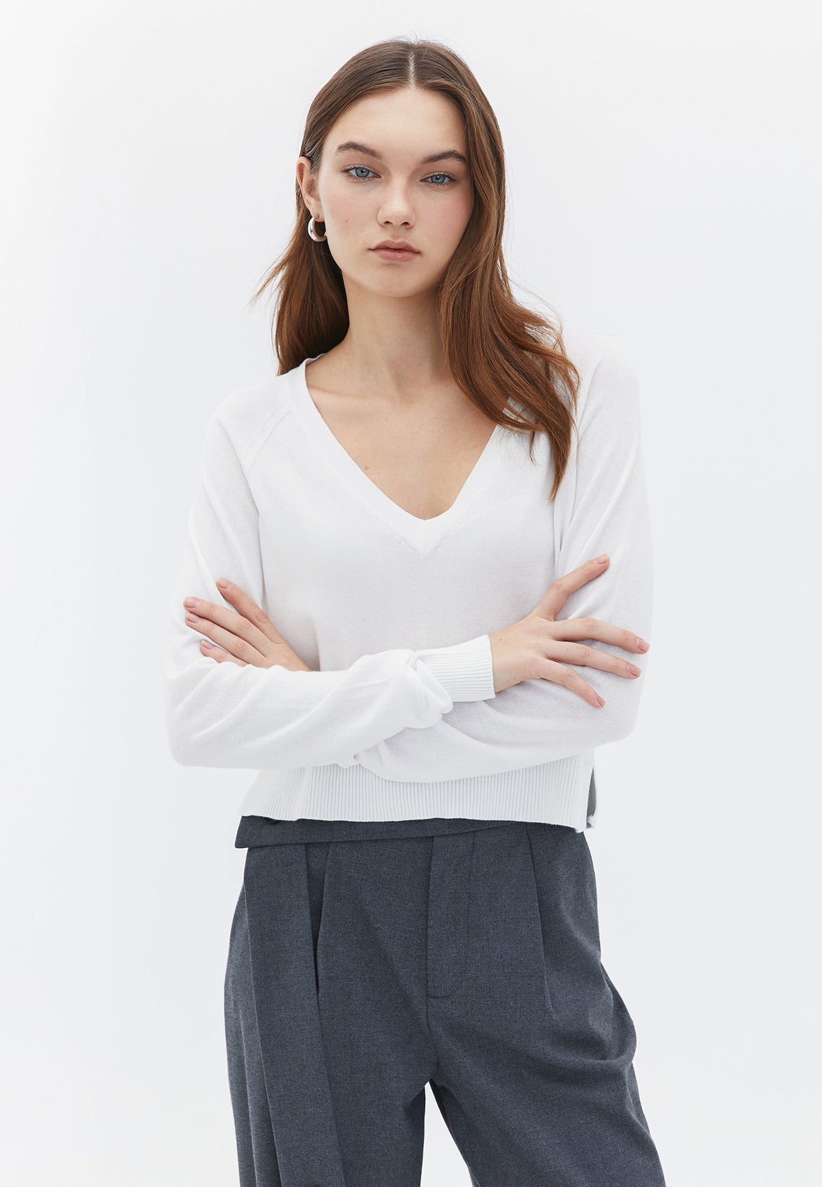 V Neck Raglan Sleeve Sweater - ICE MILK