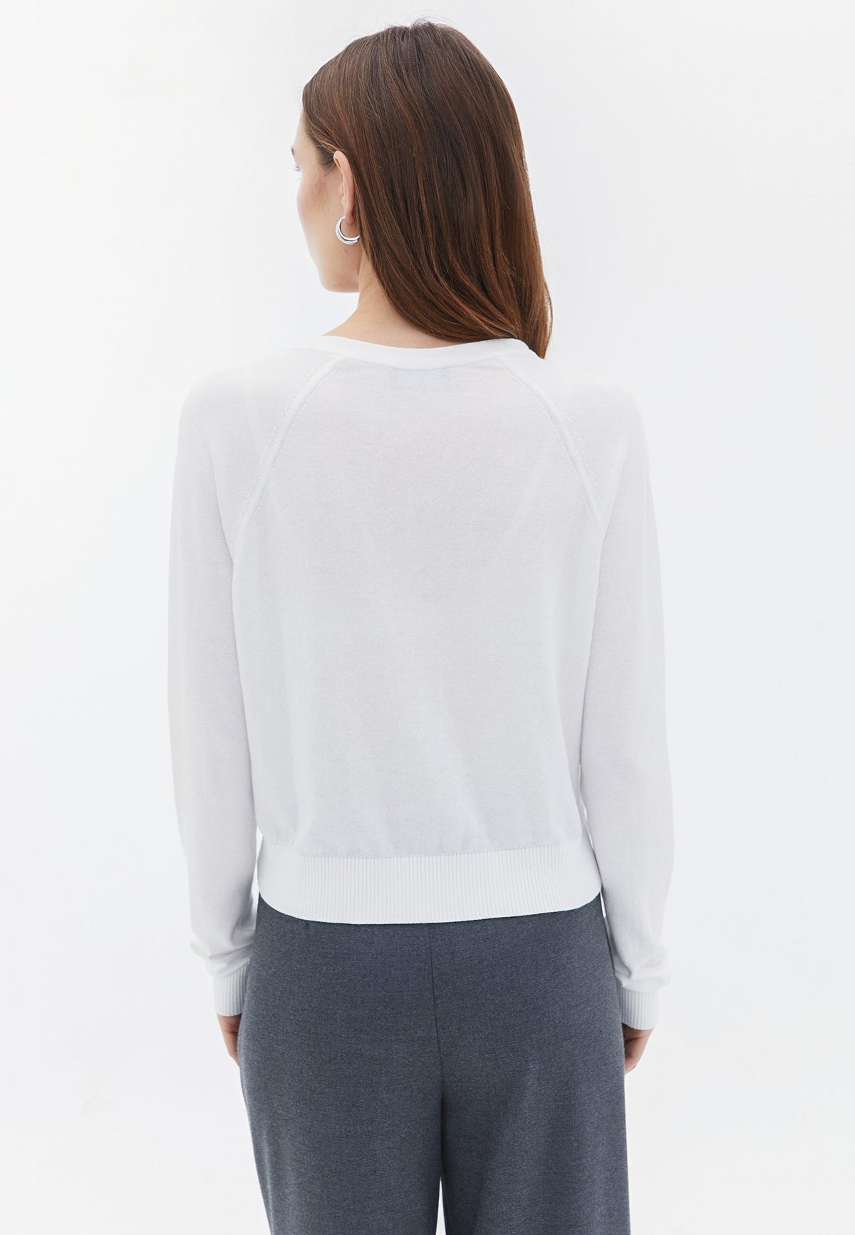 V Neck Raglan Sleeve Sweater - ICE MILK