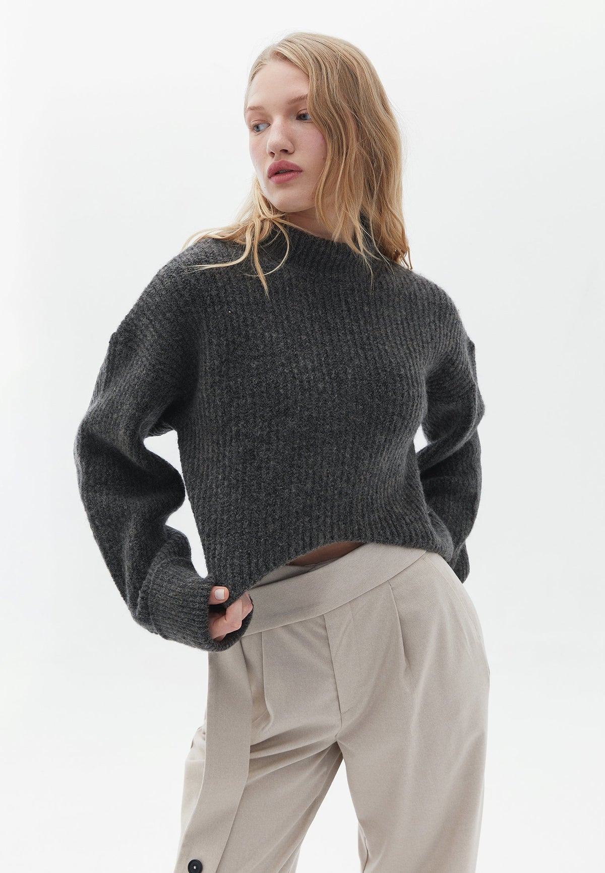 High Neck Slit Crop Sweater - SMOKED PEARL MELANGE