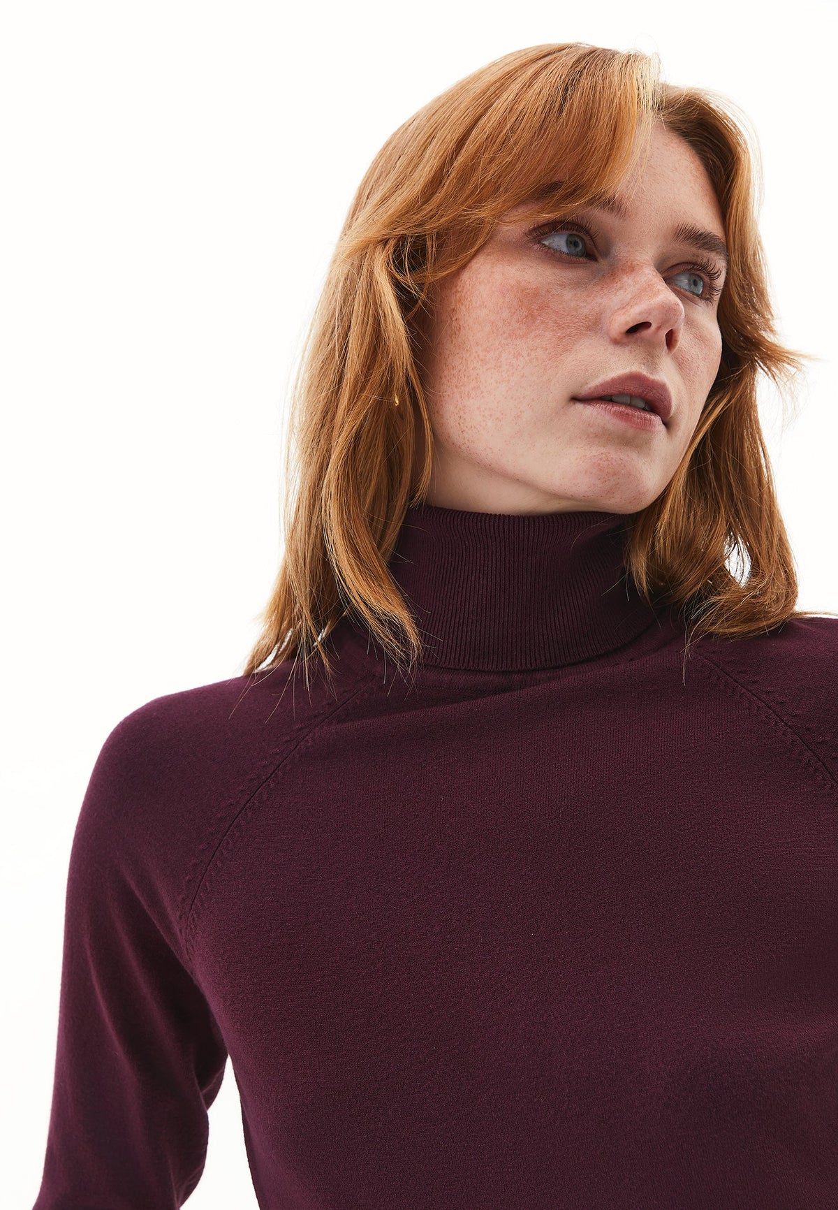Slim Fit Turtleneck Knitwear - WINETASTING