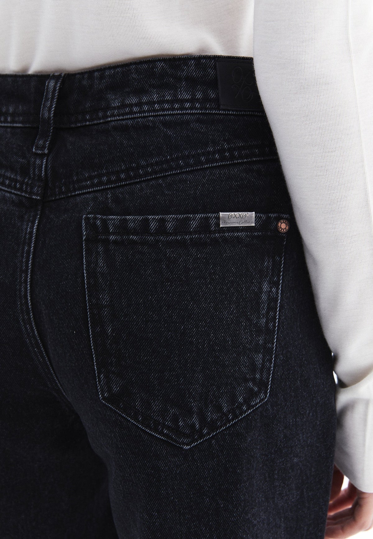 Boyfriend Low Waist Straight Leg Jeans - BLACK DENIM