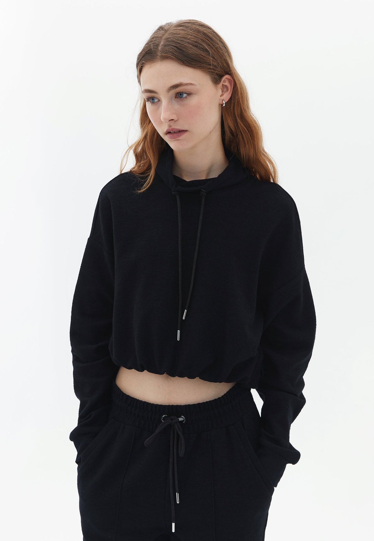 Crew Neck Crop Sweatshirt - BLACK