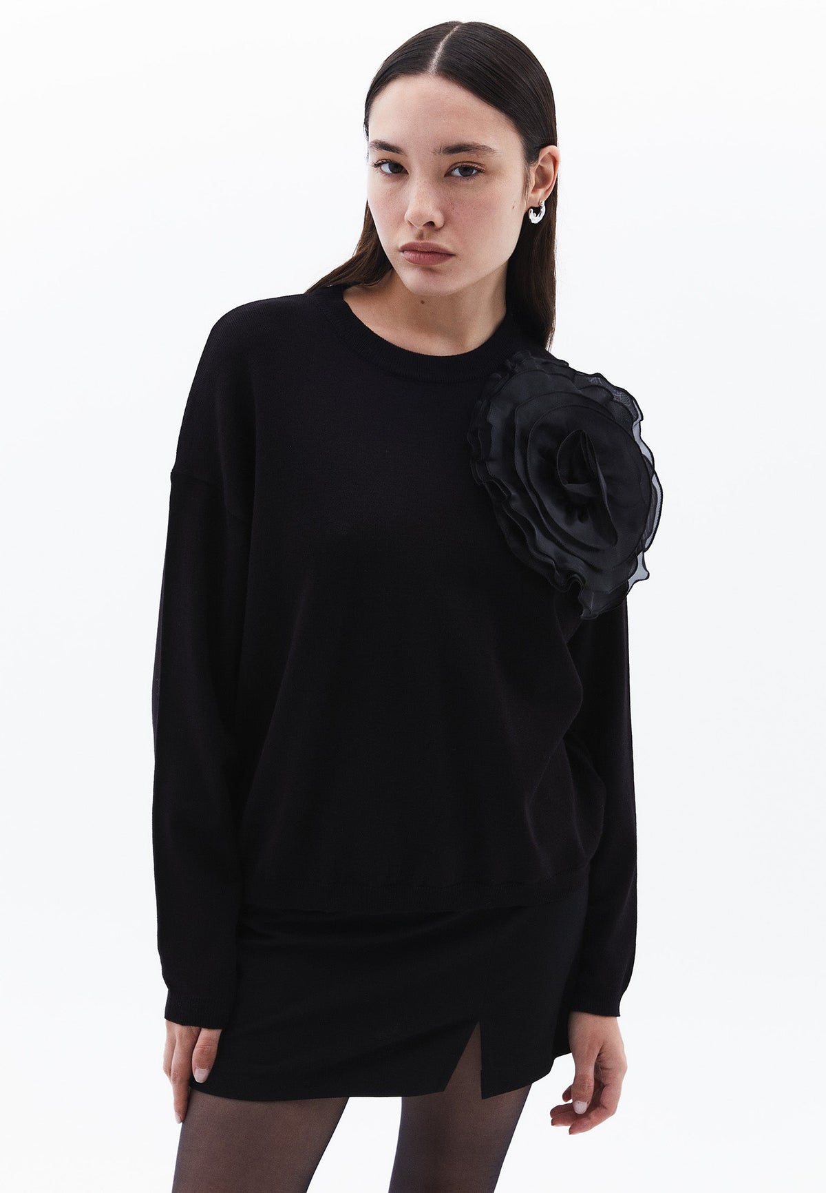 Crew Neck Sweater With Bow Detail - BLACK