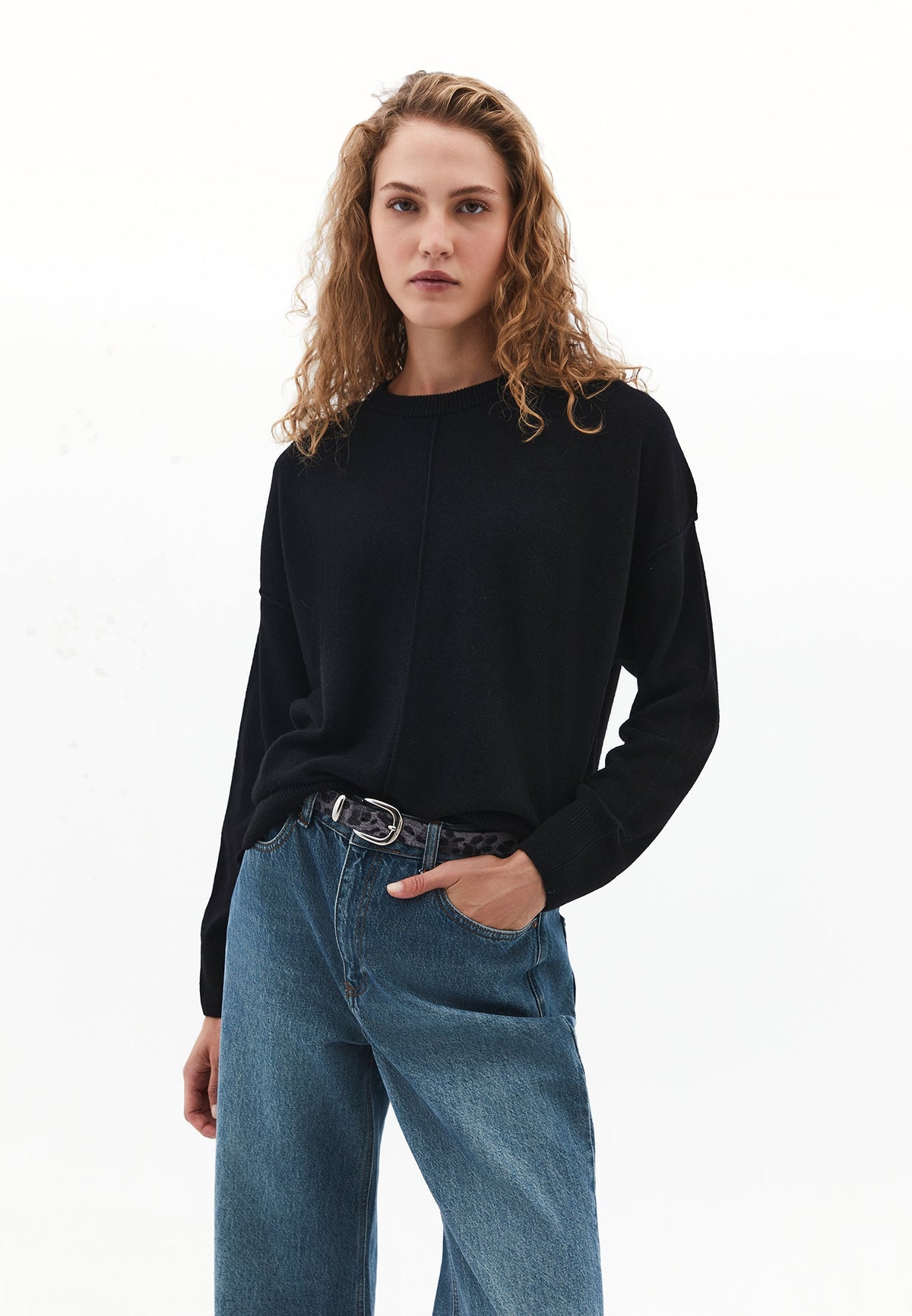 Long Sleeve Crew Neck Women's Knit Sweater - BLACK