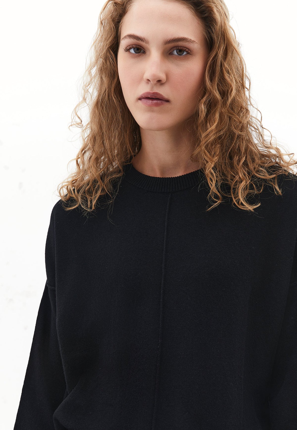 Long Sleeve Crew Neck Women's Knit Sweater - BLACK