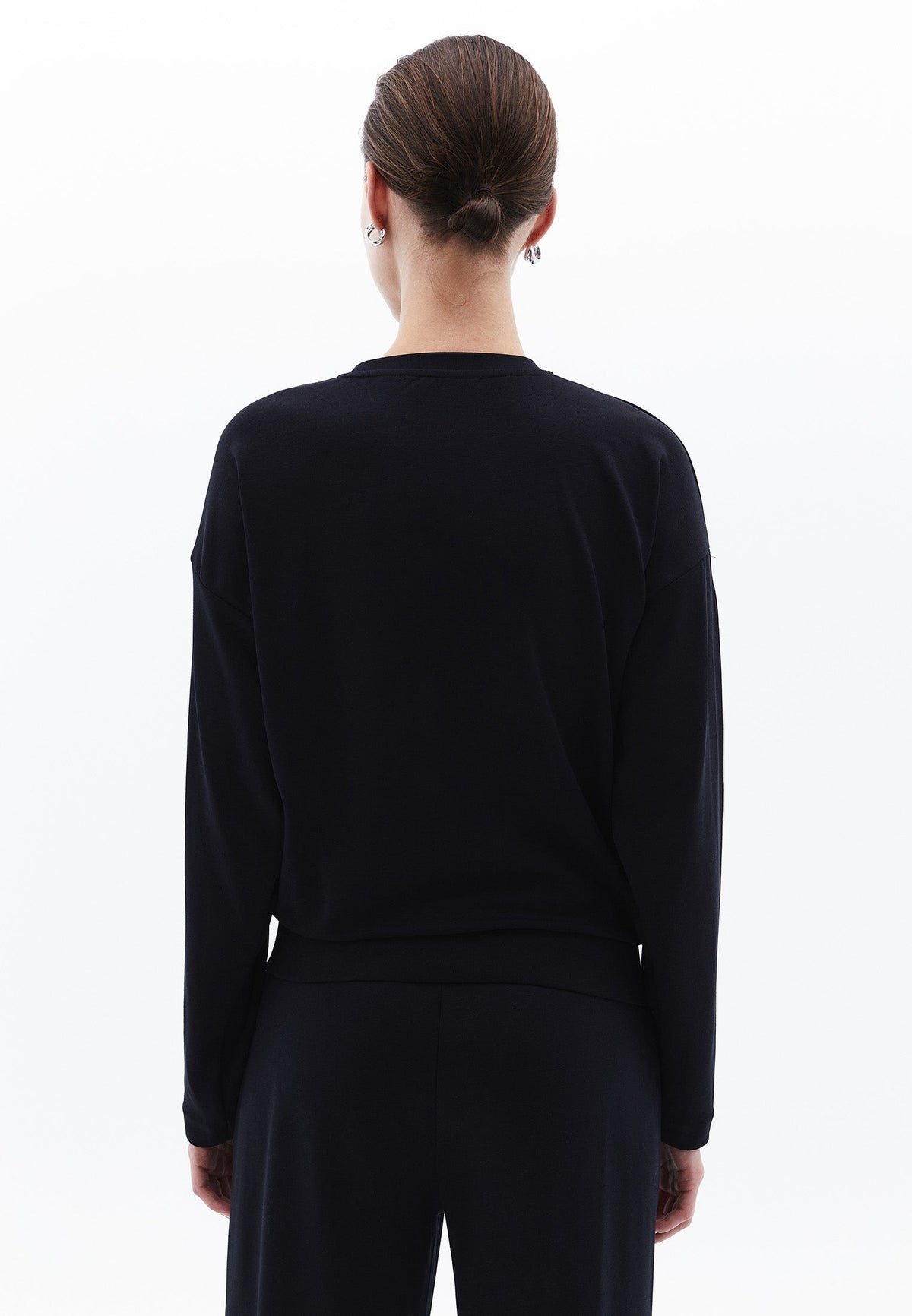 Crew Neck Long Sleeve Sweatshirt - BLACK