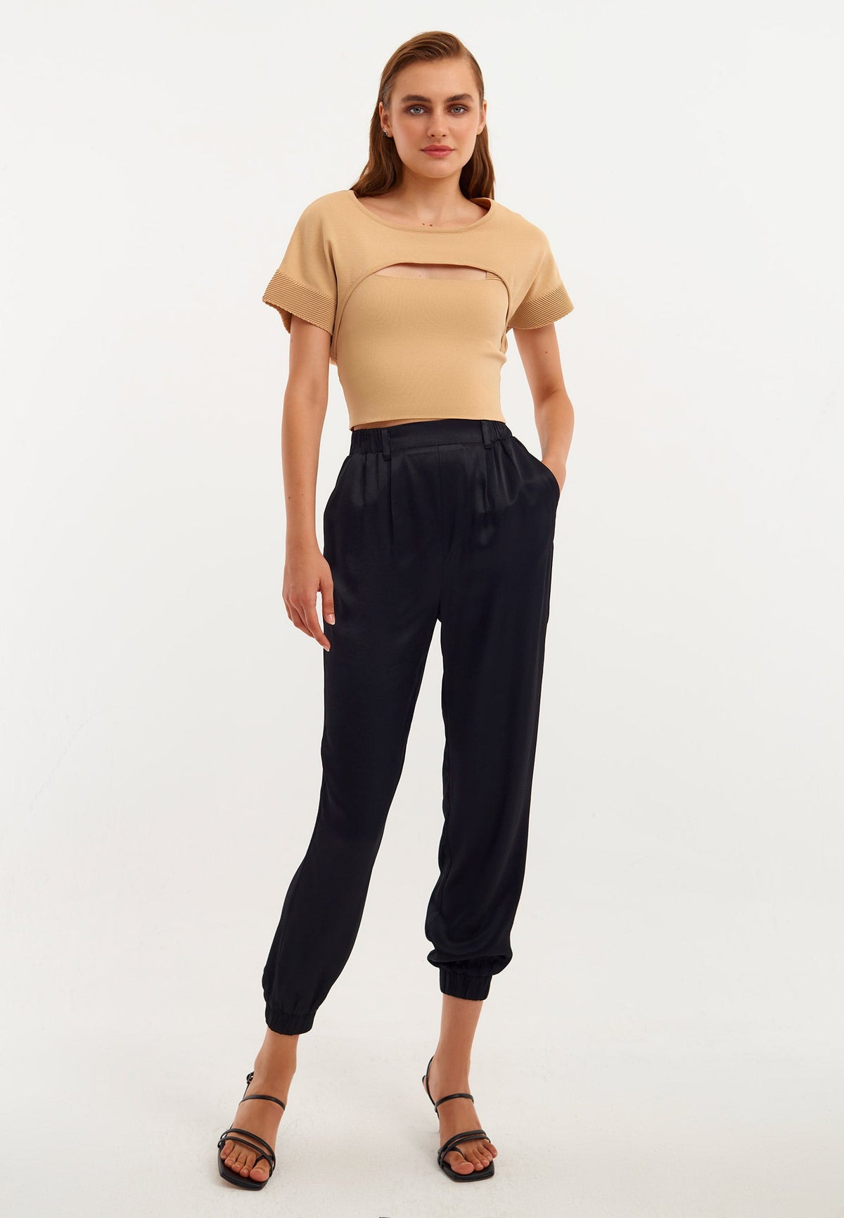 Sleeveless Crew Neck Cropped Sweater - CARAWAY