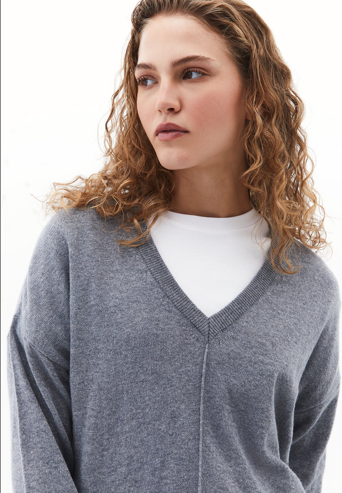 Long V-Neck Knit Sweater With Cashmere Blend - GREY MELANGE