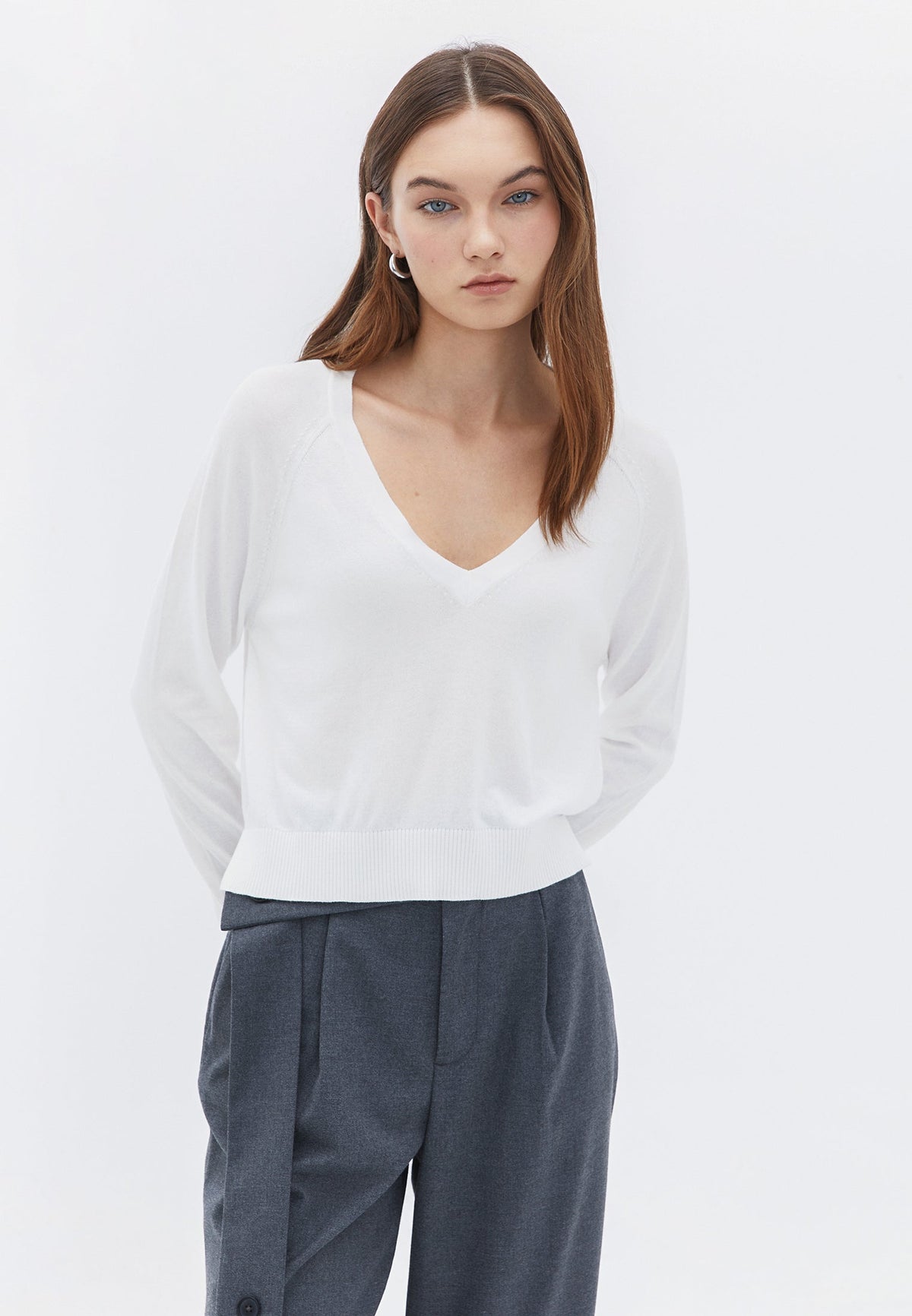V Neck Raglan Sleeve Sweater - ICE MILK