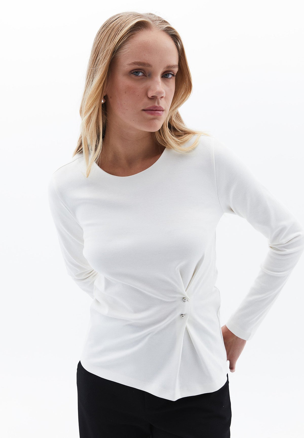 Crew Neck Long Sleeve Sweatshirt - ICE MILK