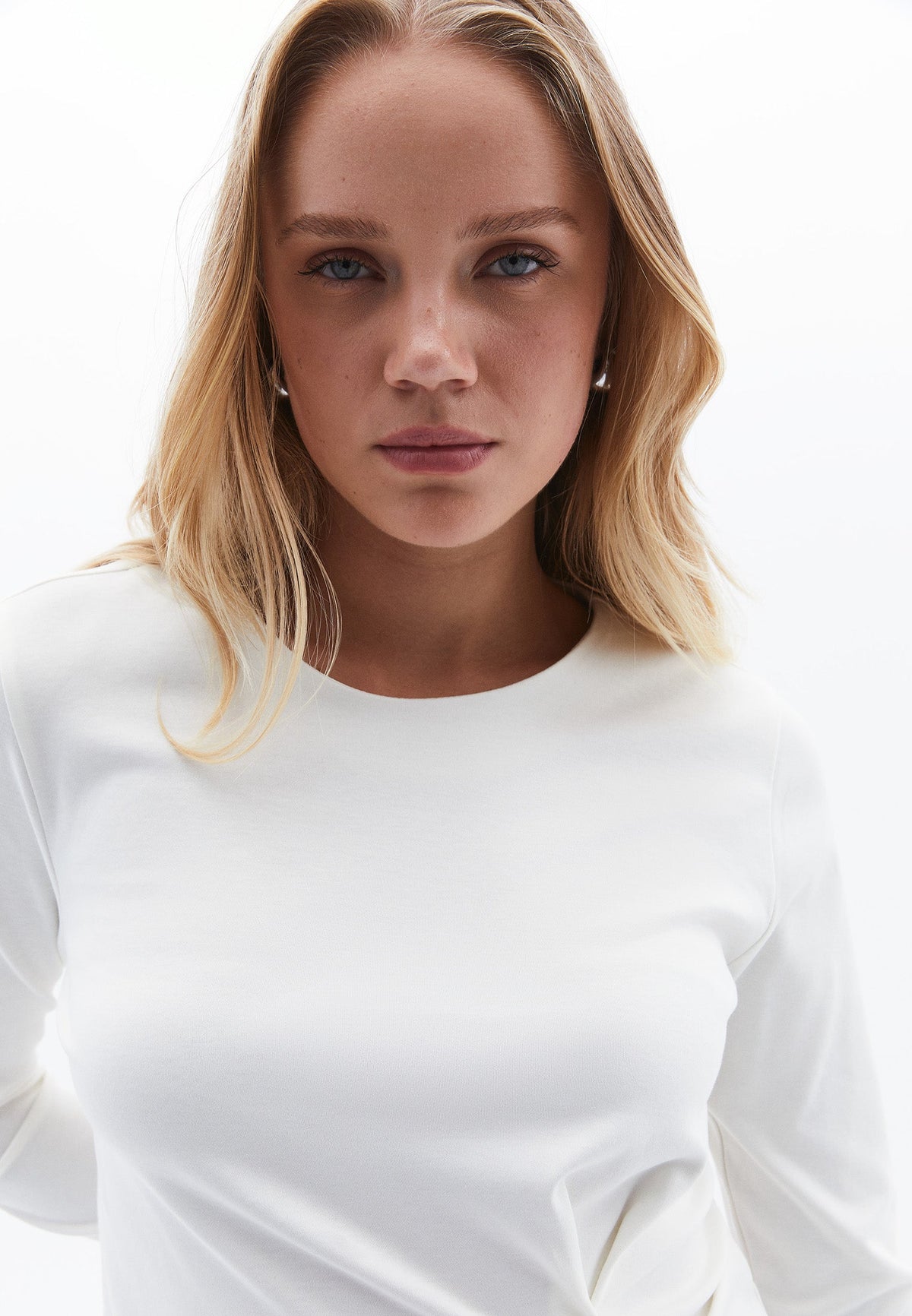 Crew Neck Long Sleeve Sweatshirt - ICE MILK