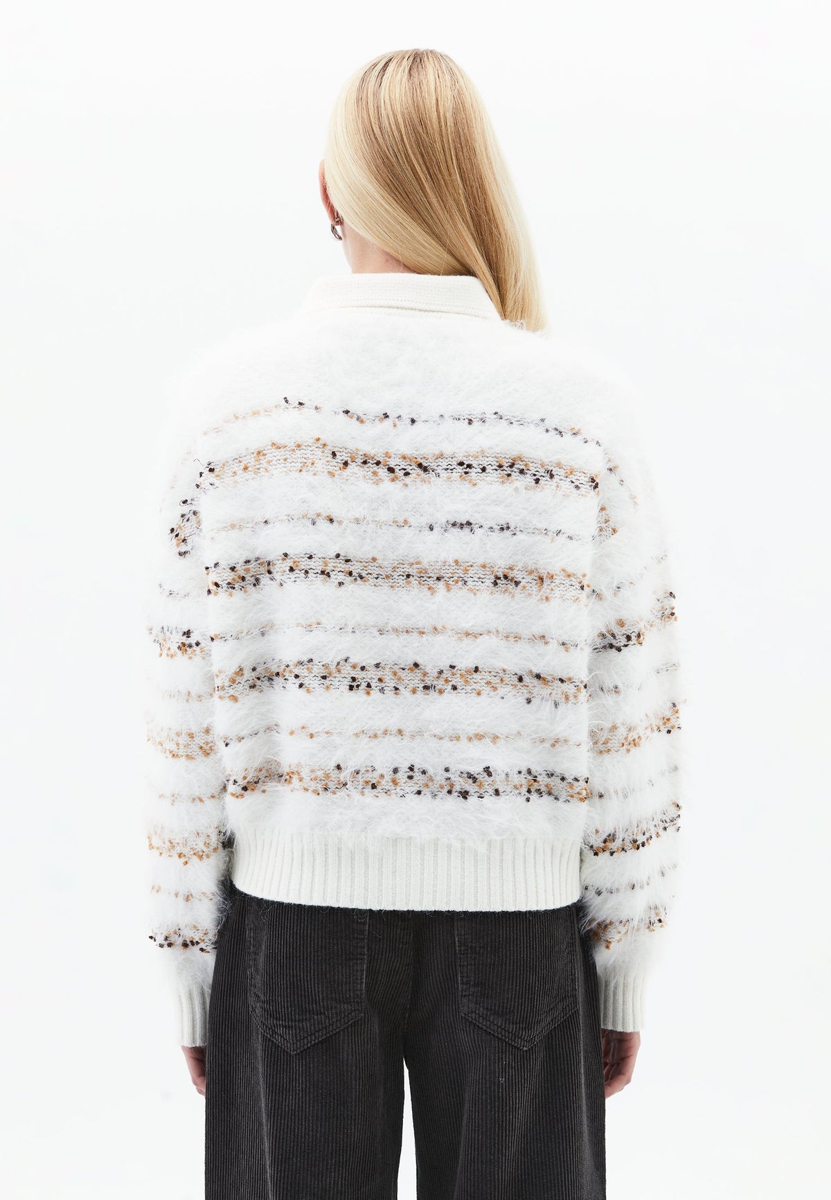 Comfortable Crew Neck Sweater - ICE MILK