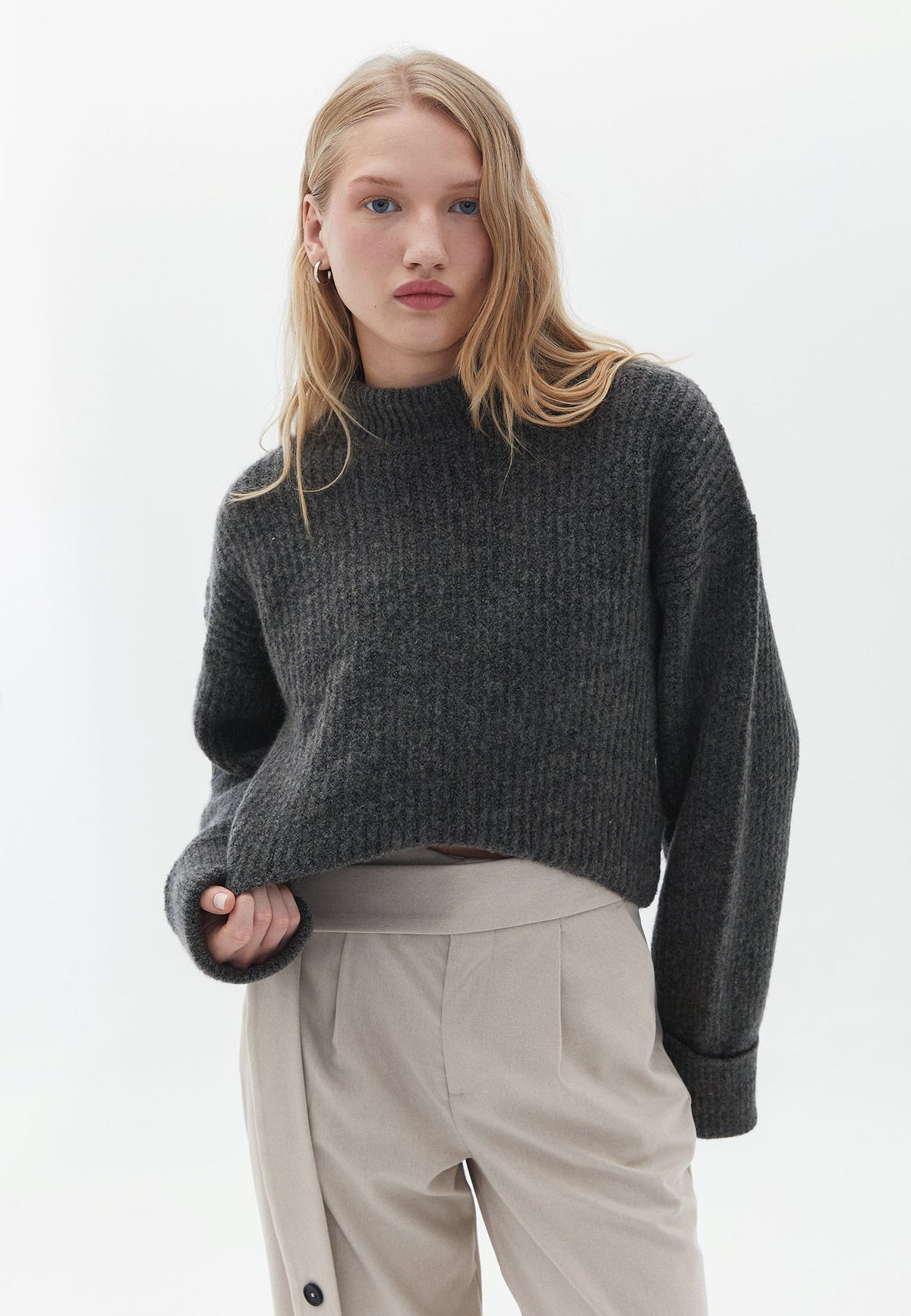 High Neck Slit Crop Sweater - SMOKED PEARL MELANGE
